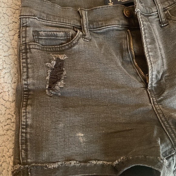 Hollister black jean shorts size 5/27 - Picture 5 of 5